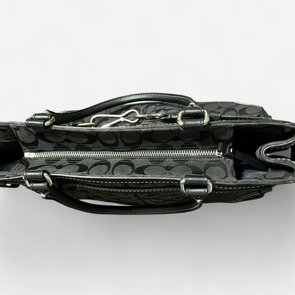 Coach - Picture 3 of 10